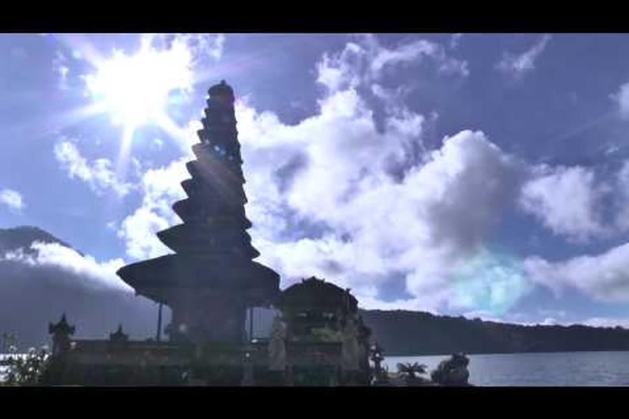 On Lake Bratan in the Balinese highlands is where you will find the Pura Bratan temple complex. It's also where our Time-lapse Tuesday is headed. Buckle up!