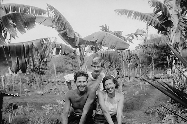 The "Baroness" and her two lovers on Floreana Island, Galápagos. Archival photo.